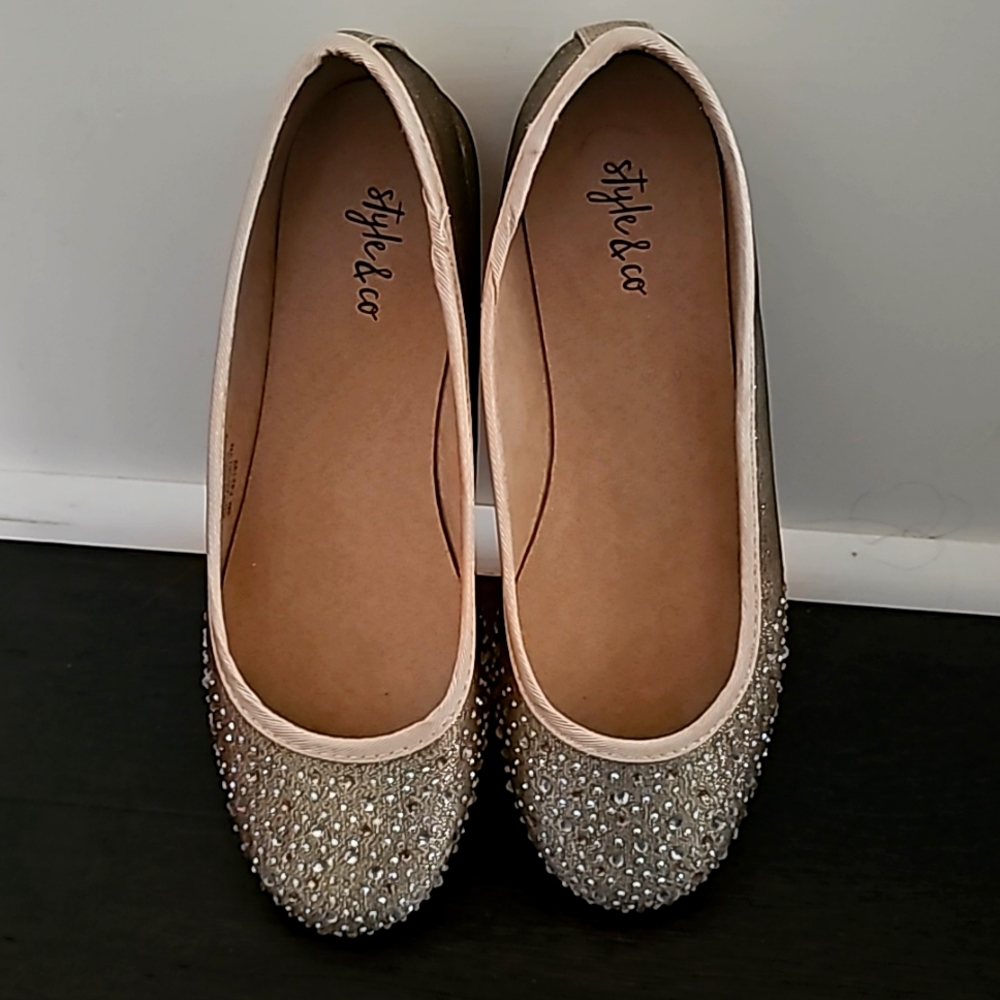 New.  GOLD Flats